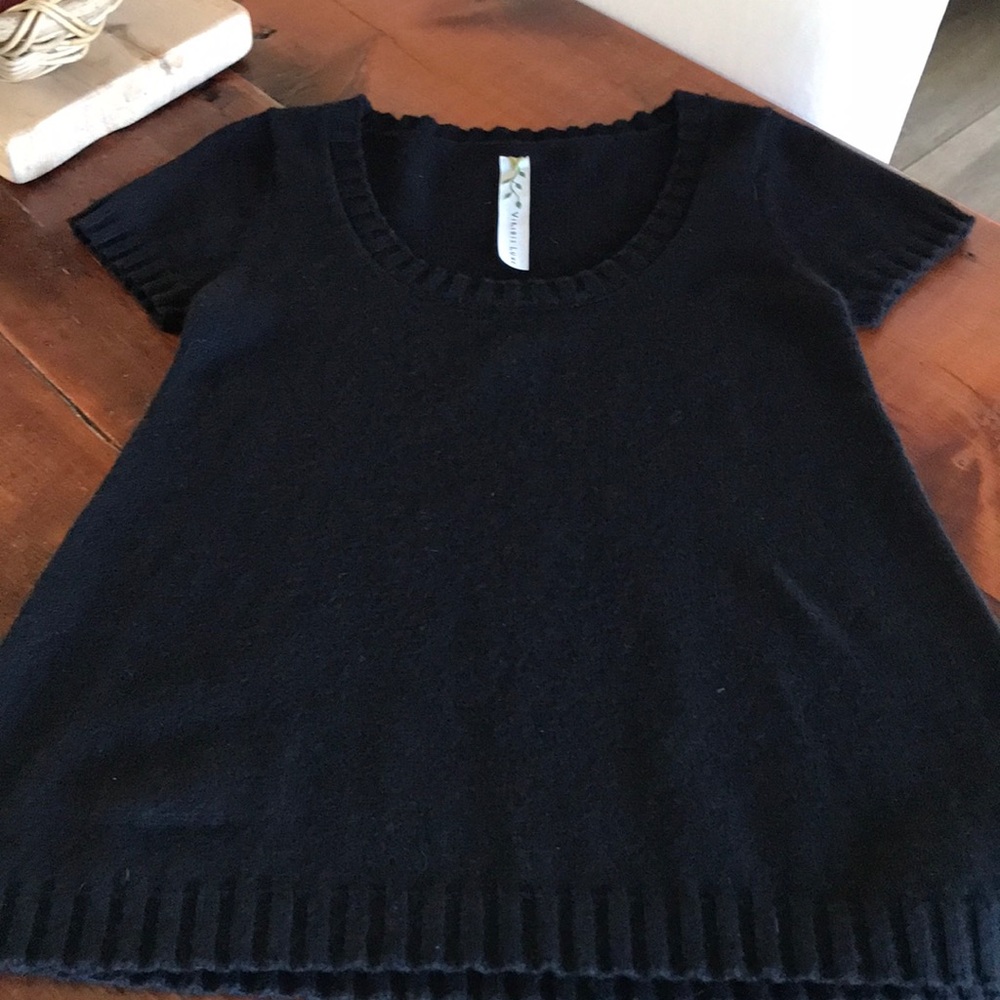 Viridis luxe tunic sweater.Beautiful deep neckline